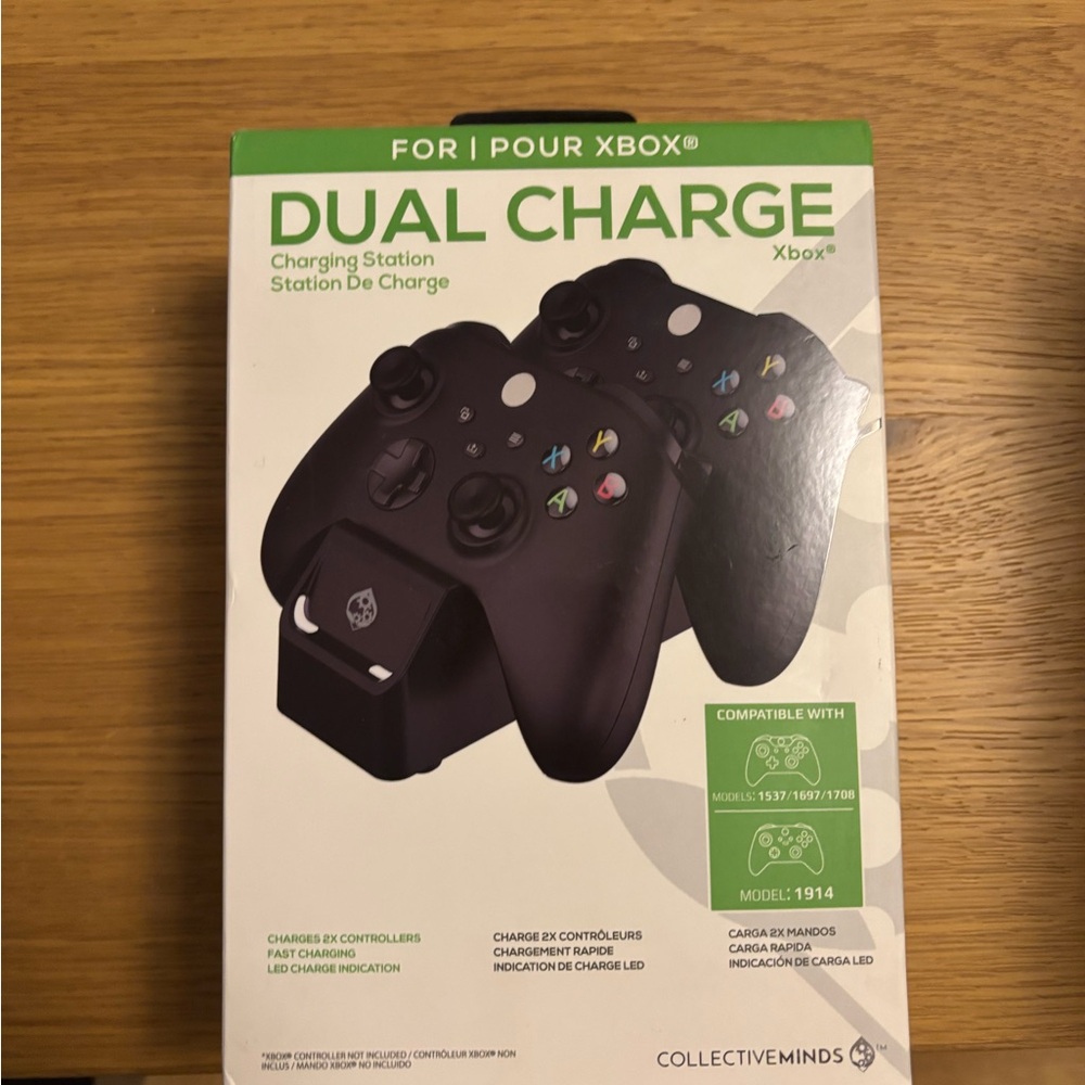 Collective Minds Xbox Dual Charge Station for Xbox Controllers